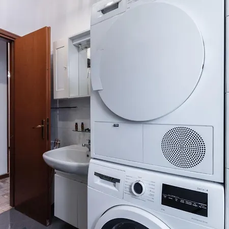 Entire Home/apt In Near Fairs And Navigli Milaan